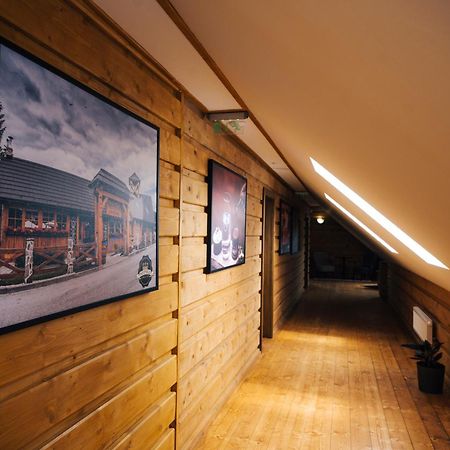 Nestville Apartments Hniezdne Dış mekan fotoğraf