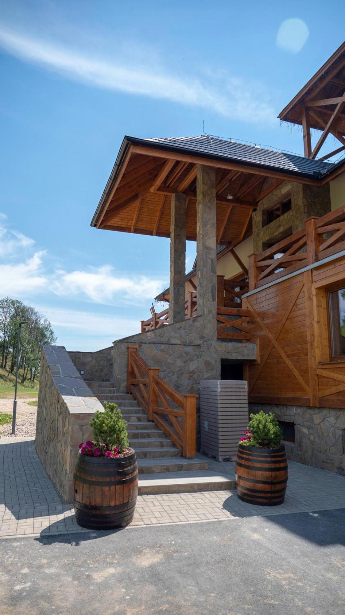 Nestville Apartments Hniezdne Dış mekan fotoğraf