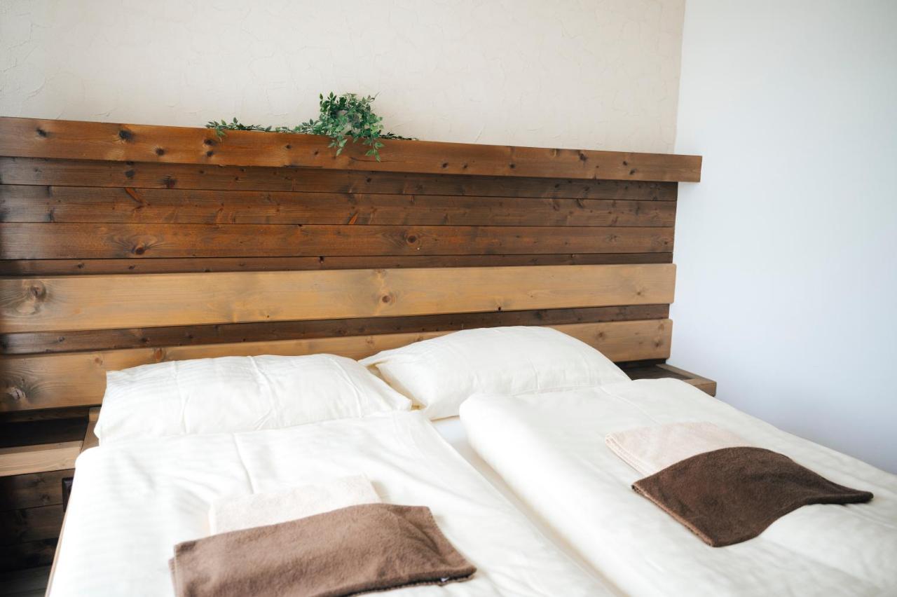 Nestville Apartments Hniezdne Dış mekan fotoğraf