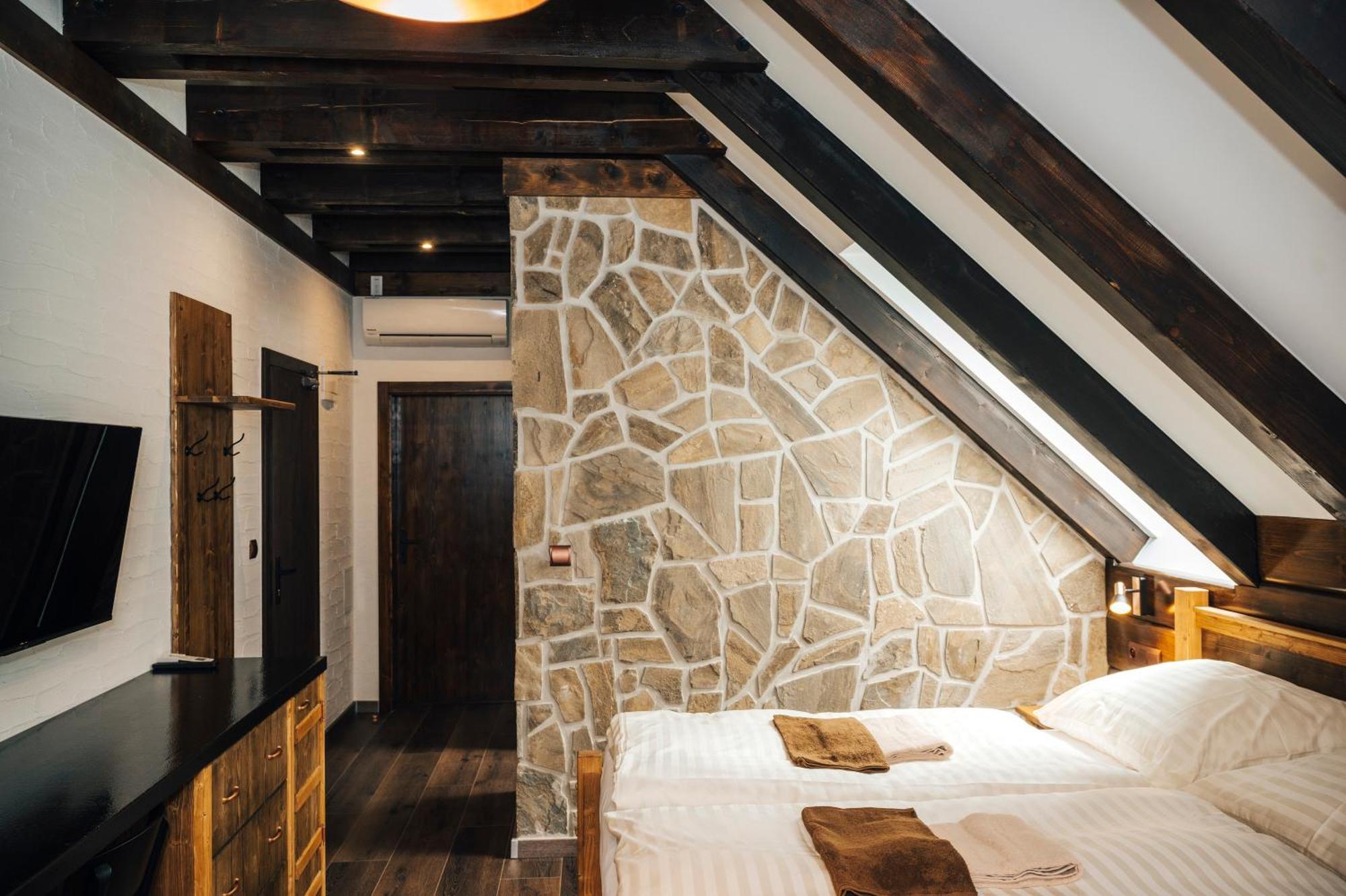 Nestville Apartments Hniezdne Dış mekan fotoğraf